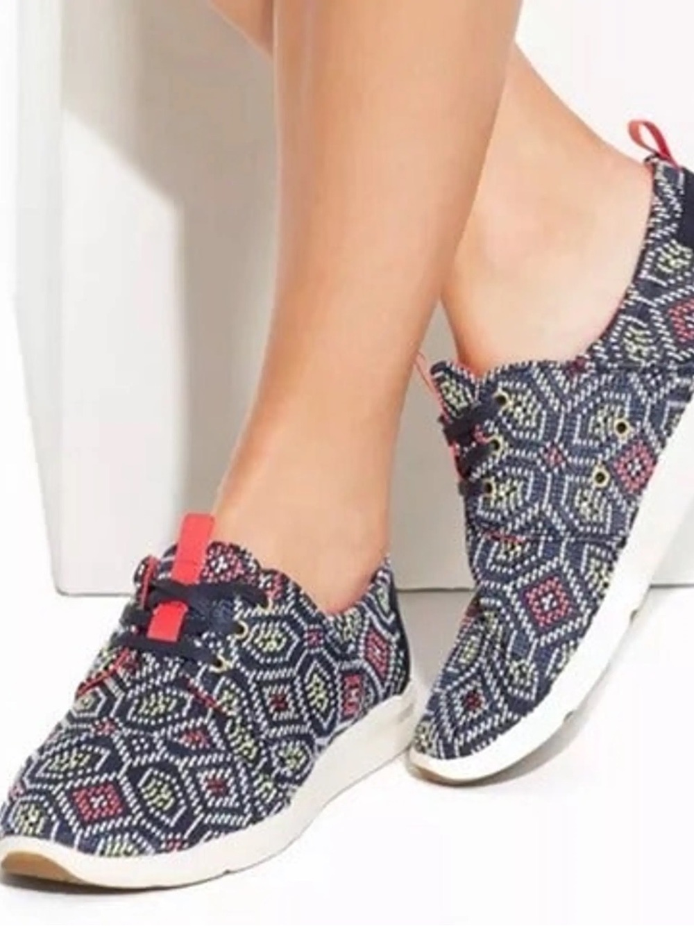 TOMS Women’s Del Rey sneakers  - Size 8